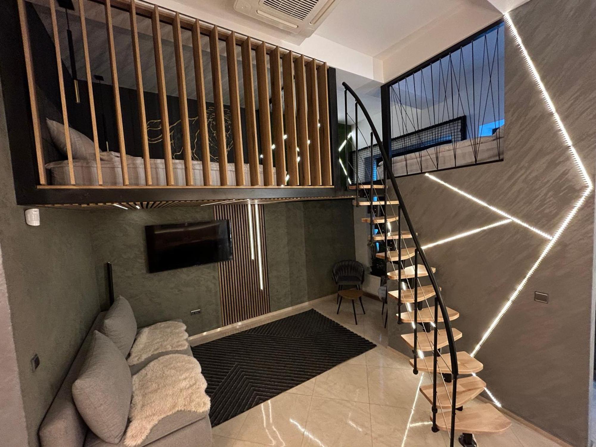 Leo Apartment Suite & Private Spa Zone - Old City Bratislava Bagian luar foto
