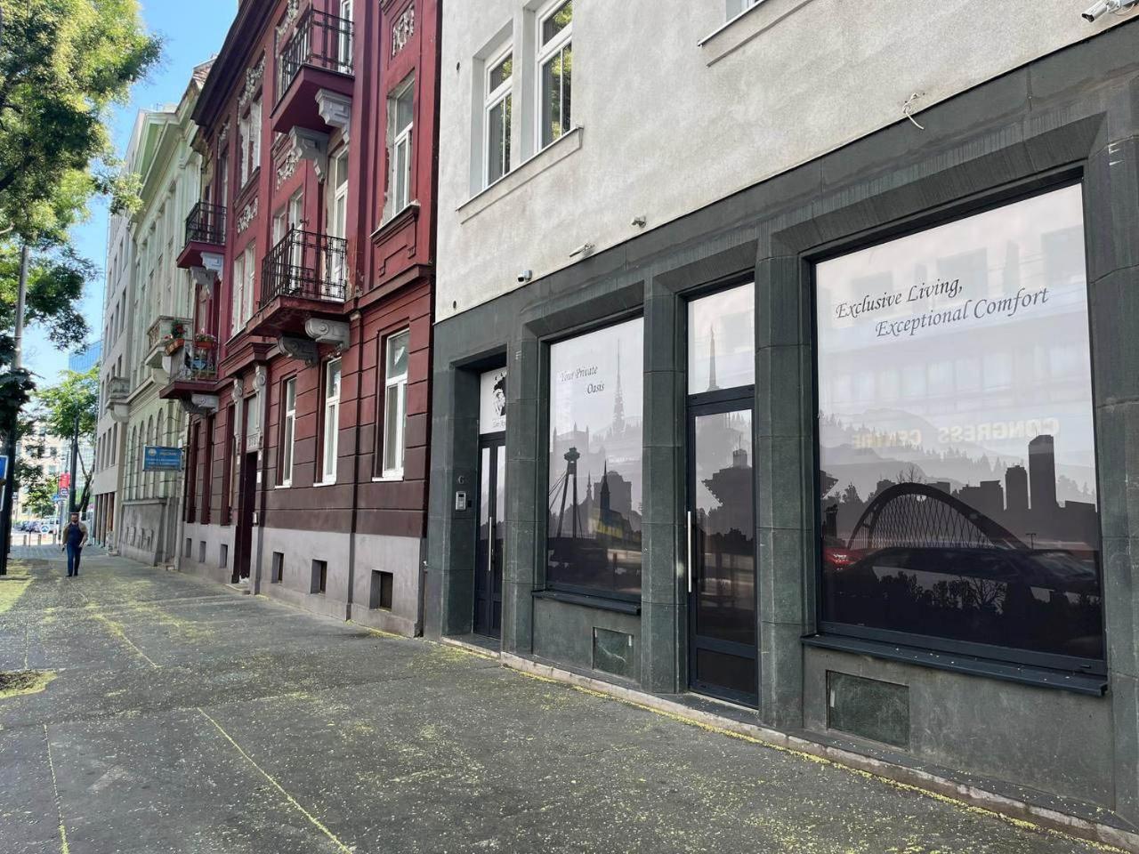 Leo Apartment Suite & Private Spa Zone - Old City Bratislava Bagian luar foto