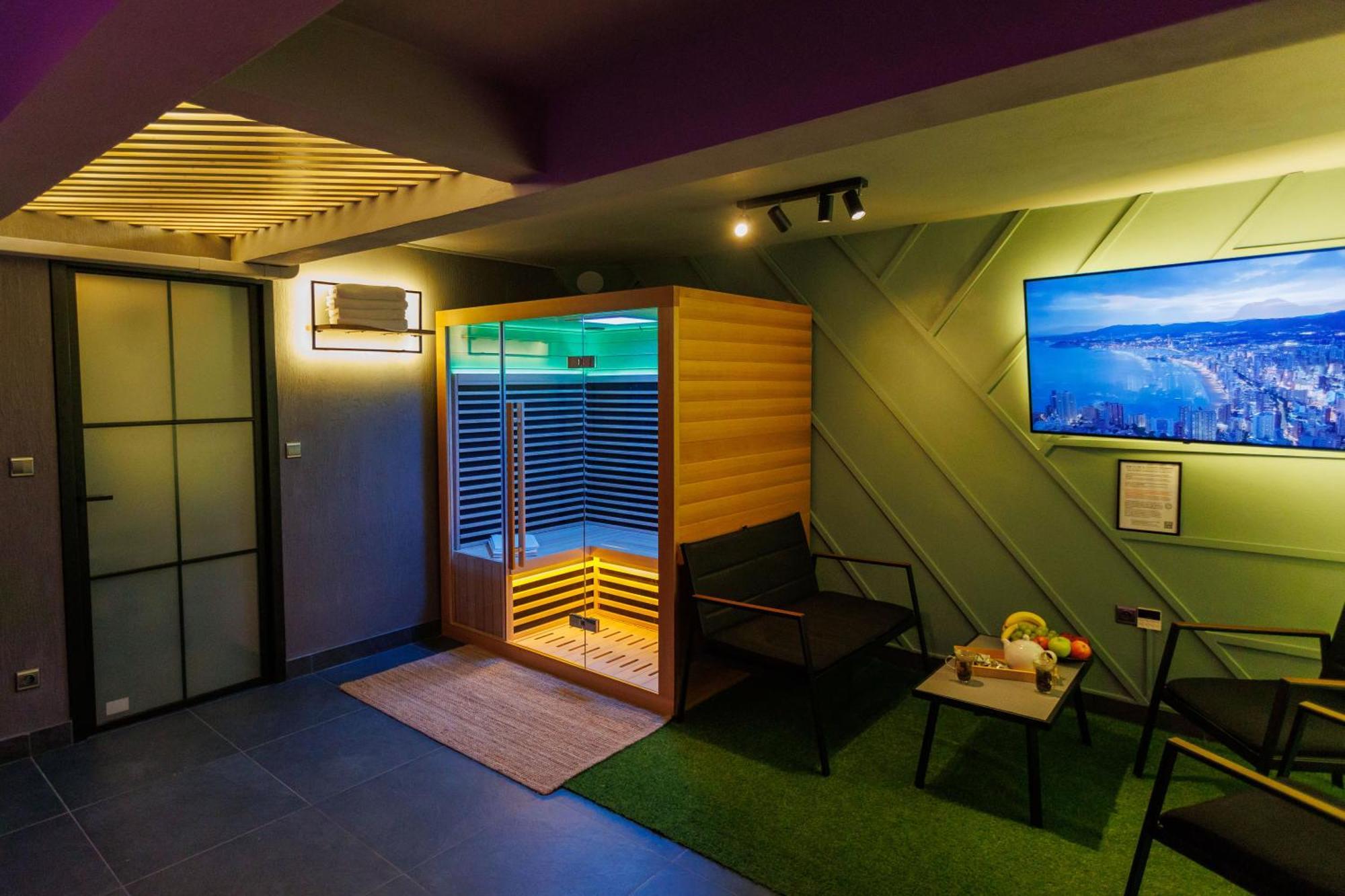 Leo Apartment Suite & Private Spa Zone - Old City Bratislava Bagian luar foto