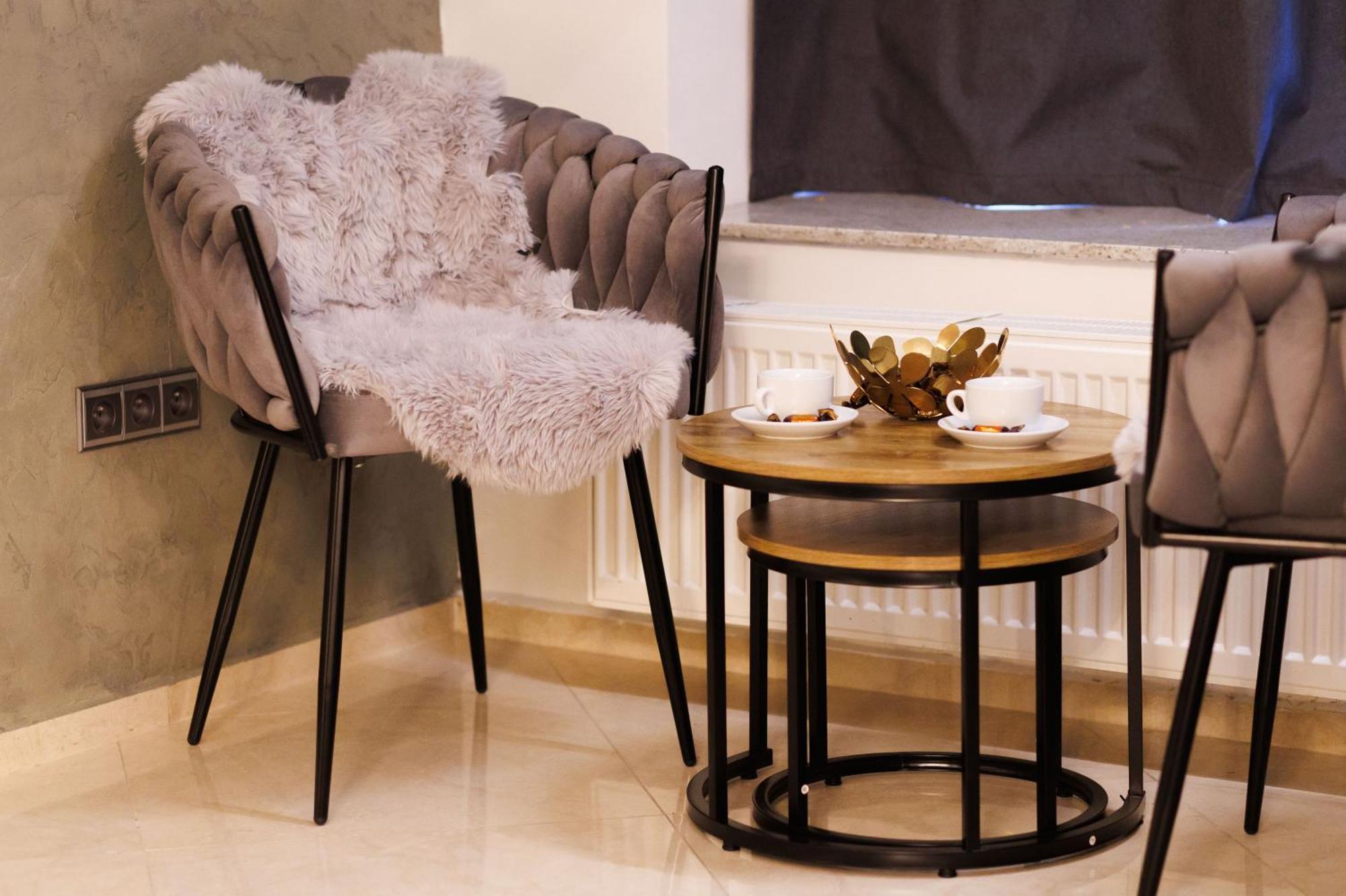 Leo Apartment Suite & Private Spa Zone - Old City Bratislava Bagian luar foto
