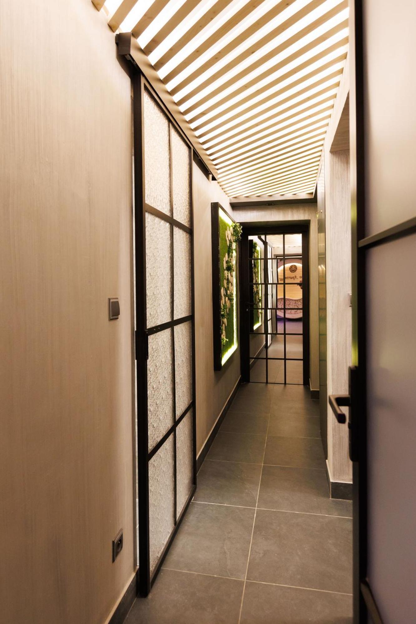 Leo Apartment Suite & Private Spa Zone - Old City Bratislava Bagian luar foto
