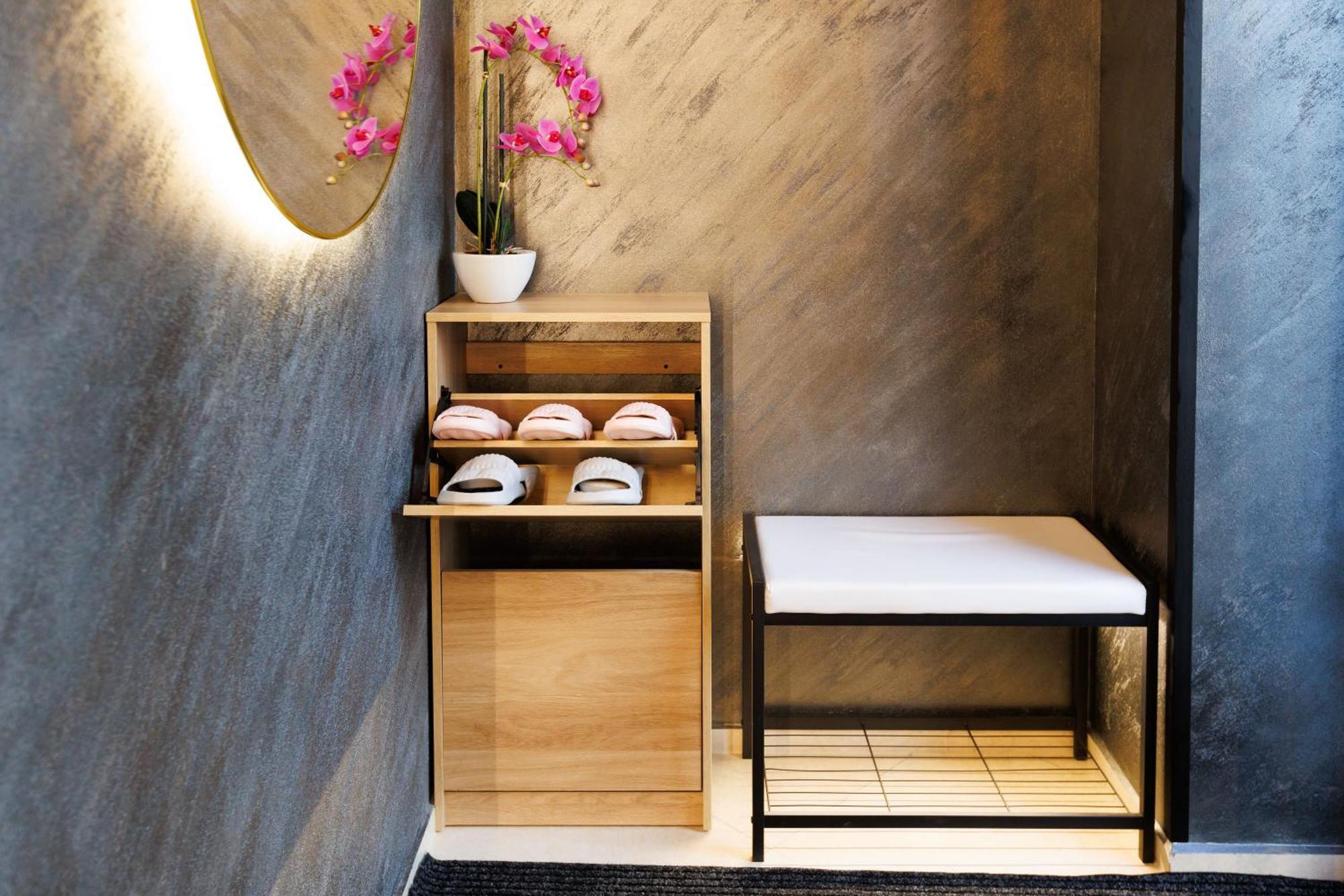 Leo Apartment Suite & Private Spa Zone - Old City Bratislava Bagian luar foto